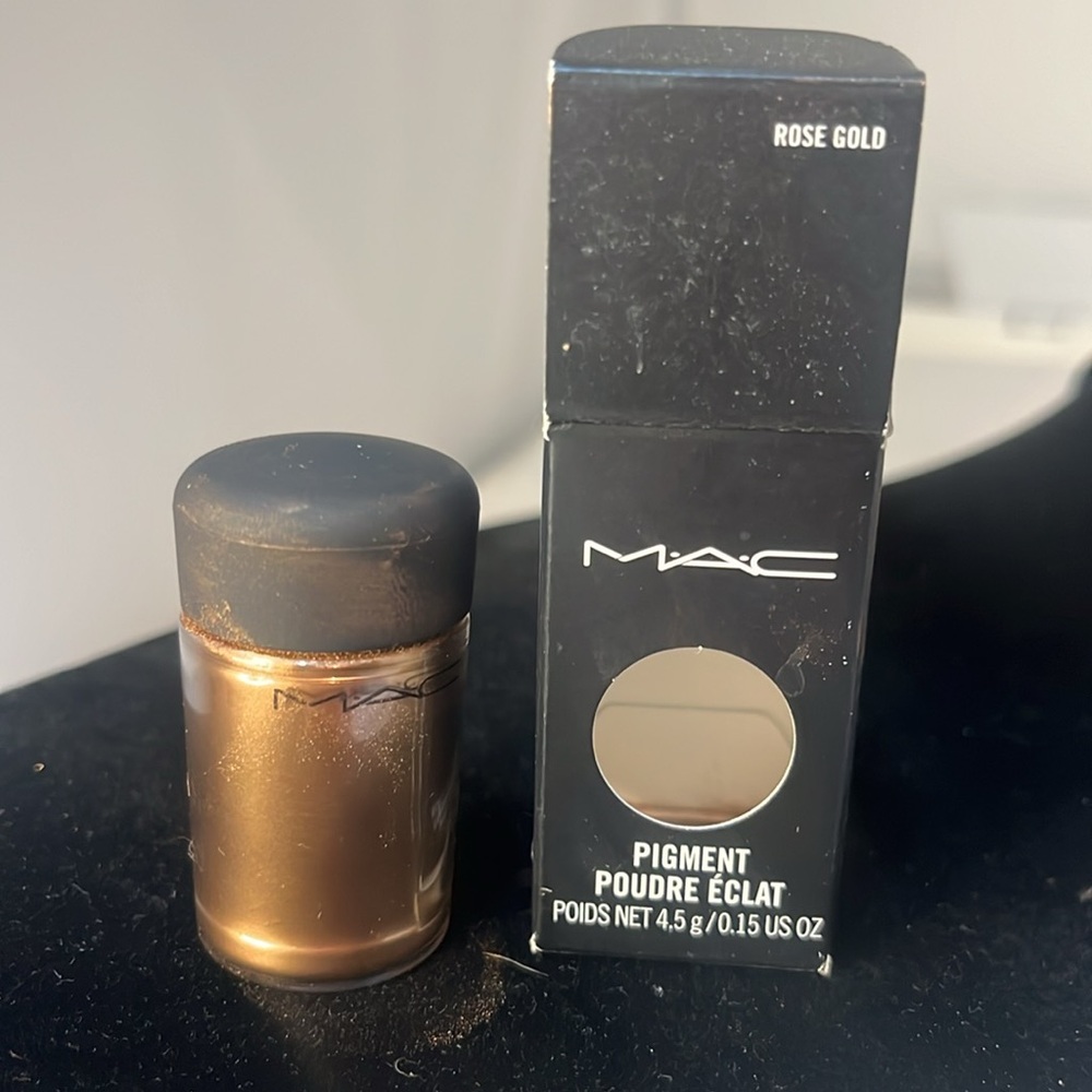 MAC Rose Gold Pigment